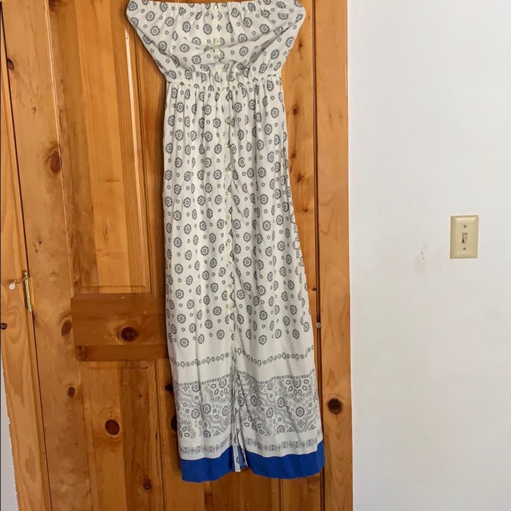 White strapless maxi-dress